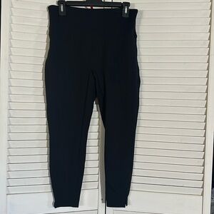 Spanx Women’s Large Petite black cropped leggings split hem